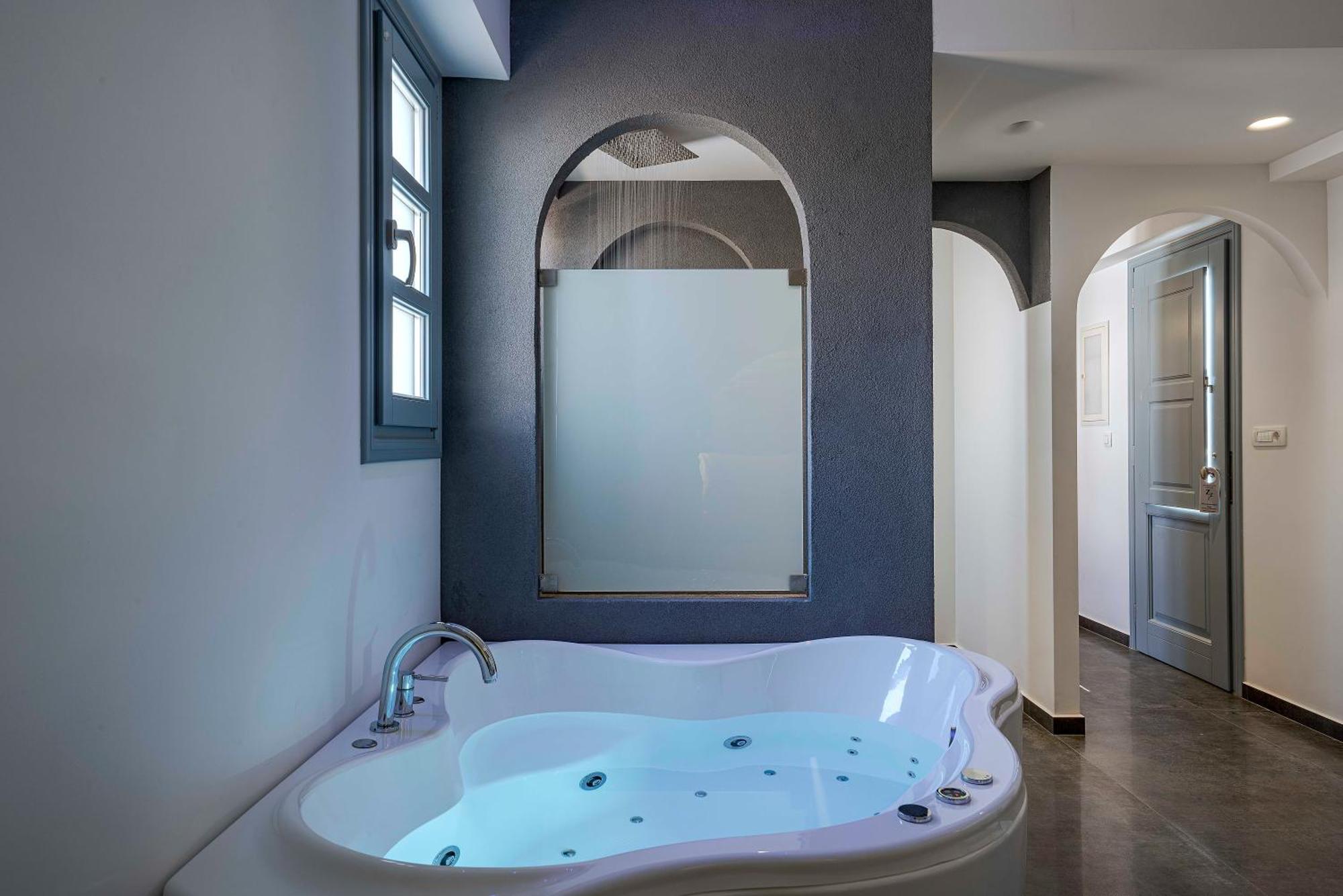 Blackstone Luxury Suites Emporio  Phòng bức ảnh